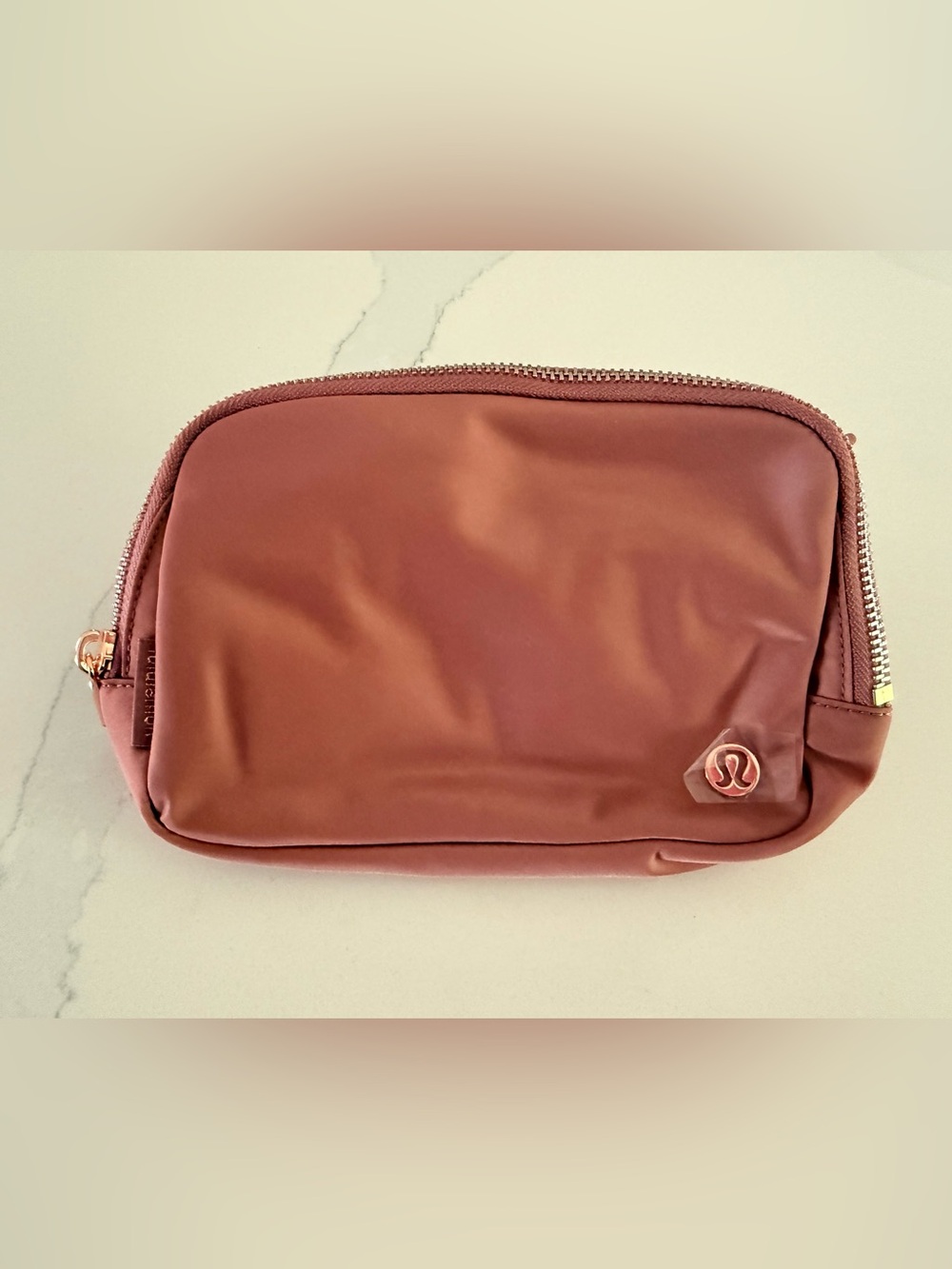 lululemon | Everywhere Belt Bag | spiced chai with rose gold hardware
